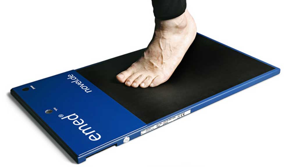 foot standing
              on pressure sensor mat